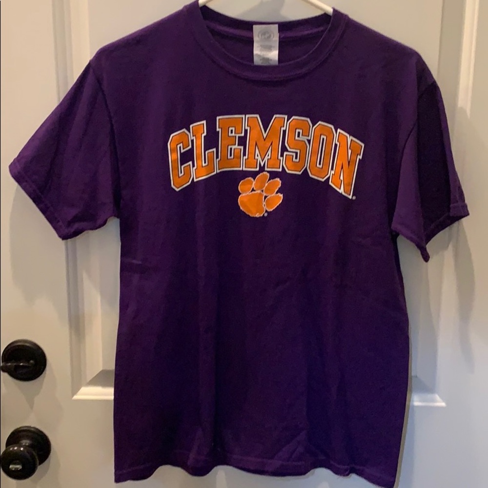 New w/o tags Youth XL SS Clemson New Agenda shirt